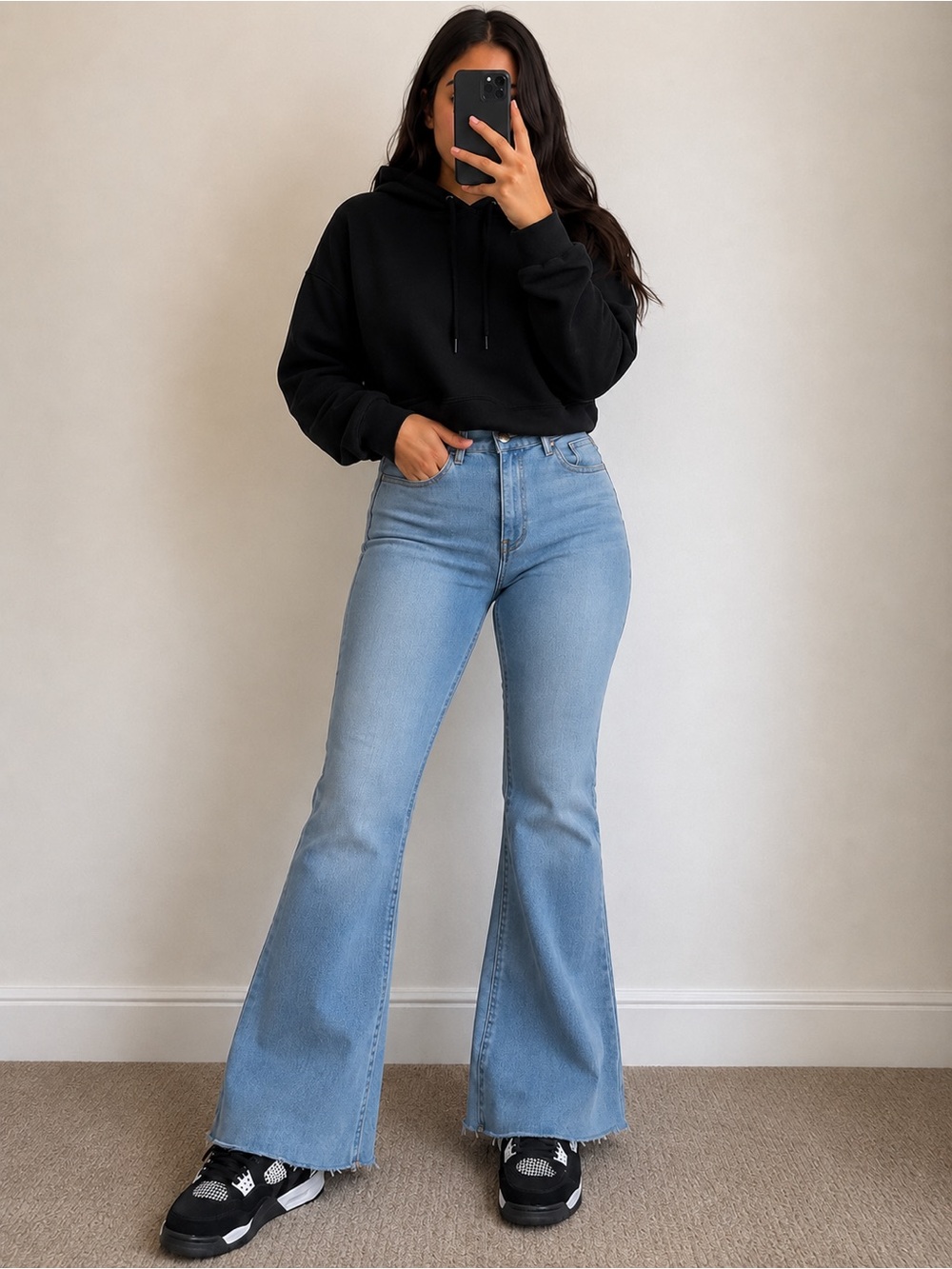 Simple Society Flared Jeans: Trend and Comfort The Return of Retro Style